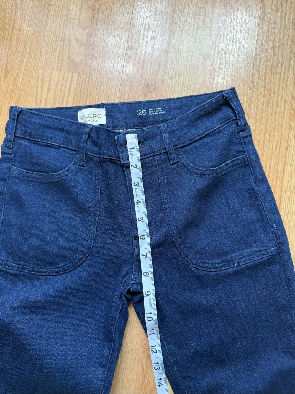 Pilcro The Icon Low-Rise Flare Jeans Dark Wash Size 25 - Picture 12 of 15
